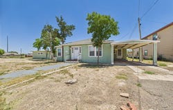 514 W 7th St, Pecos, TX 79772