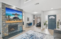 209 Cimarron Trail, Irving, TX 75063