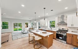 139 Main Street, Franklin, NJ 07416