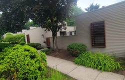 37 Charlton Hill Road, Hamden, CT 06518