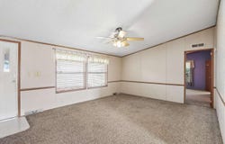 24 Erobi Ln, IowaCity, IA 52240