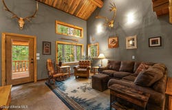137 Puffin Rd, Sandpoint, ID 83864