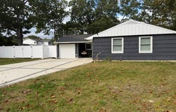9 Hill Street, Ronkonkoma, NY 11779