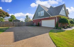 3357 Shadow Moss Cove, Nesbit, MS 38651