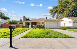 799 W TAMARACK Ave, Hermiston, OR 97838