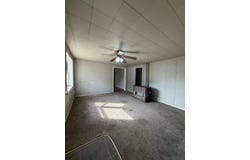 1049 S Hudson Avenue, Aurora, MO 65605