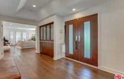 148 S Crescent Dr, Beverly Hills, CA 90212