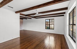 927 E Walnut St, La Grange, TX 78945