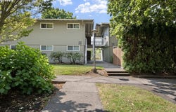 2046 W 14TH Pl, Eugene, OR 97402