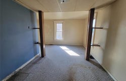 218 E Main St, Oxford, IA 52322