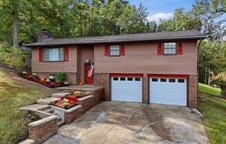 44 May Road, Huntington, WV 25704