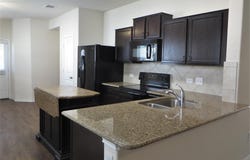 400 Major Lee Ln, Jarrell, TX 76537