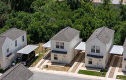 230 Debus Dr, Taylor, TX 76574