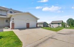 2950 Samuel CT SW, Cedar Rapids, IA 52404