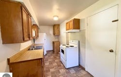 422 Rockingham Avenue, Alma, MI 48801