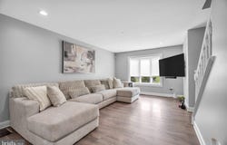 33 BERWICK Lane, SICKLERVILLE, NJ 08081