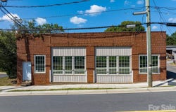 313 Main Avenue NE, Hickory, NC 28601