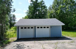 38 River Road, Howland, ME 04448