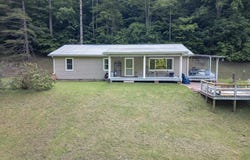 1998 Little Lick Fork, East Point, KY 41216