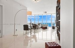 888 Biscayne Blvd, Miami, FL 33132