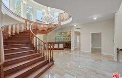 5545 Aura Ave, Tarzana, CA 91356