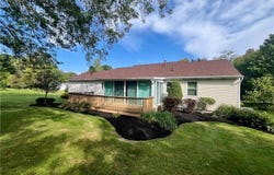 12 Surrey Lane, Geneva, OH 44041