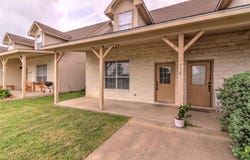 126 Sandstone Dr, Jarrell, TX 76537