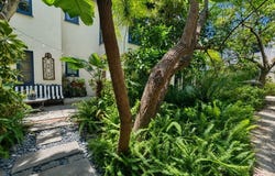 1263 Havenhurst Dr, West Hollywood, CA 90046