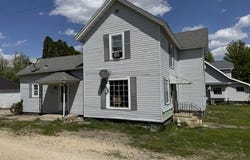 125 W Jackson Street, Winthrop, IA 50682