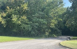 Saddle Creek Subdivision lot: 16, Murray, KY 42071