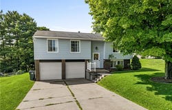 135 Cranbrooke Dr, Coraopolis, PA 15108