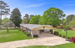 202 ELWYN AVENUE, CLANTON, AL 35045