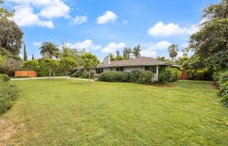 324 E Hampton Way, Fresno, CA 93704