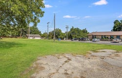 1000 N Main ST, Taylor, TX 76574