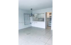 17600 NW 68th Ave, Hialeah, FL 33015