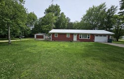 111 W Hickory Street, Bluford, IL 62814