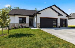 521 Elizabeth Ln, Tiffin, IA 52340