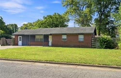 2401 N Jill Circle, Springdale, AR 72762