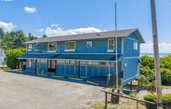 67552 E BAY Rd, NorthBend, OR 97459