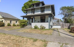 976 S 5TH St, CoosBay, OR 97420