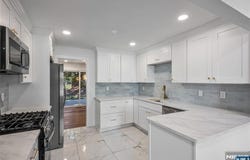 77 Sunset Court, Mahwah, NJ 07430