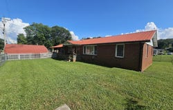 299 Mountain St, Doyle, TN 38559