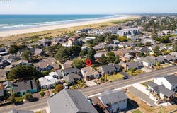 2396 S EDGEWOOD St, Seaside, OR 97138