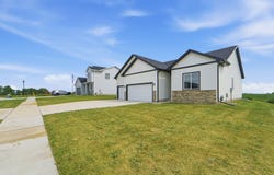 403 Varley Lane, Stuart, IA 50250