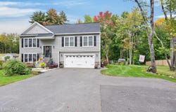 562 Ny Highway 355, Wynantskill, NY 12198