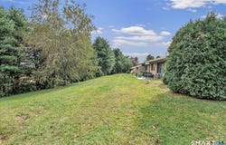 419 Asbury Ridge, Shelton, CT 06484