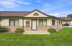 520 S 1st Avenue, New Hampton, IA 50659