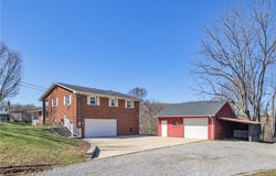 1060 Pittsburgh Rd, Valencia, PA 16059