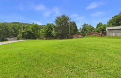 5983 Rocky Step Rd, Winfield, WV 25213