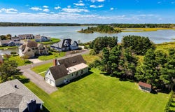 24 ARNELL Road, REHOBOTH BEACH, DE 19971